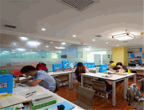 小馬過河教育 專業(yè)教育咨詢，助力學(xué)子揚(yáng)帆遠(yuǎn)航